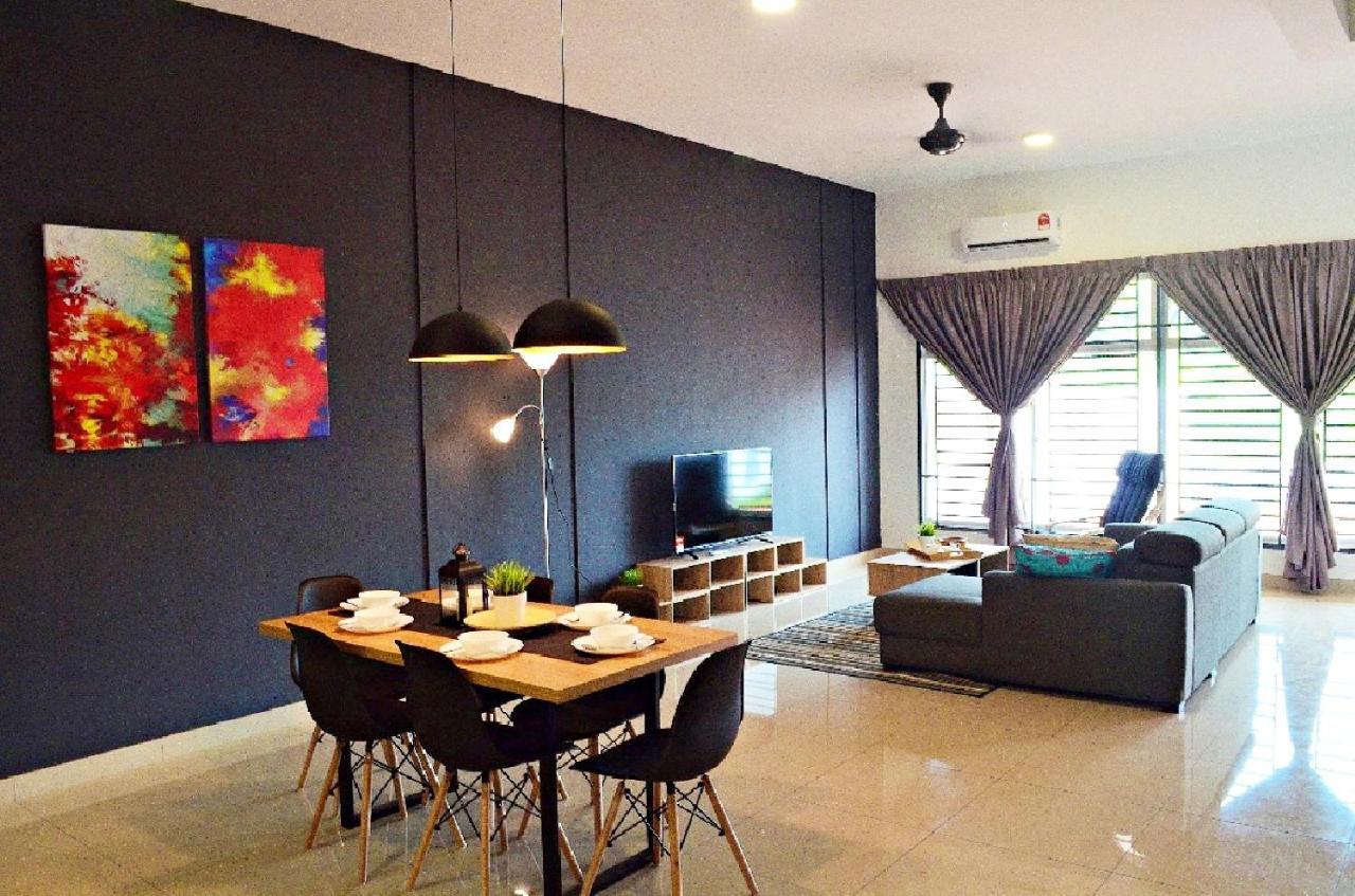 Desaru Cosy Homestay - Near Waterpark, Beach, Rapid -Wifi, Tvbox, Steamboat, Bbq Available Exterior foto